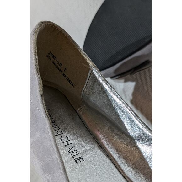 Charming Charlie Gray Suede Like Ballet Flats Flower Detail Slip On Shoes Size 7 - Picture 6 of 6